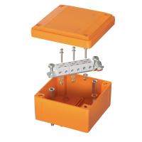 ДКС FSB10604 Коробка пластиковая FS с гладкими стенками и клеммниками, IP56,100х100х50мм, 6р, 450V,6A, 4мм.кв ДКС FSB10604 Коробка пластиковая FS с гладкими стенками и клеммниками, IP56,100х100х50мм, 6р, 450V,6A, 4мм.кв